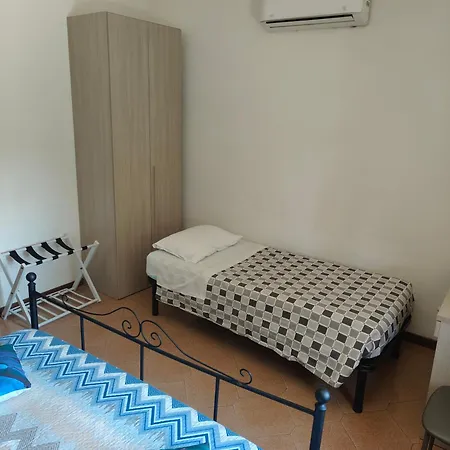 Апартаменты Marco - Con Bagno Privato Vicino Al Centro Фолиньо